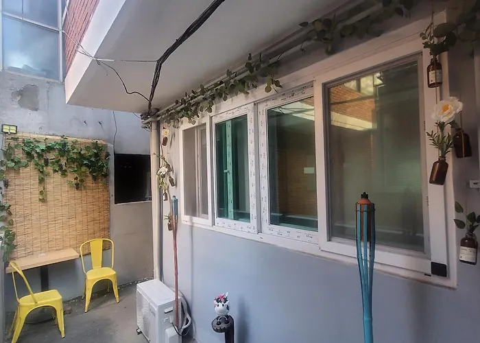 Brand New 2 Bedroom #6 Apartment *